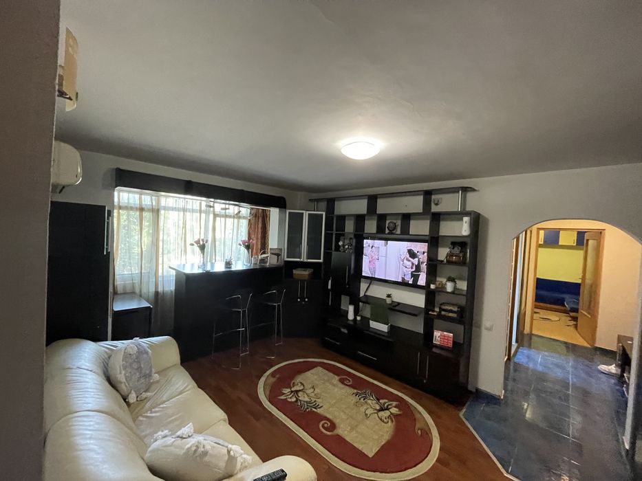 Inchiriez apartament 3 camere pod ros