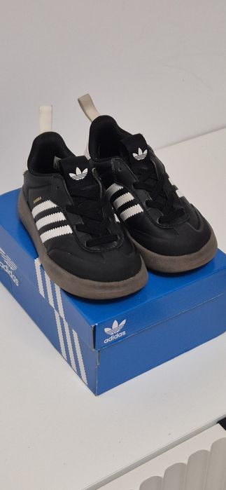 Adidasi originali, mărimea 26