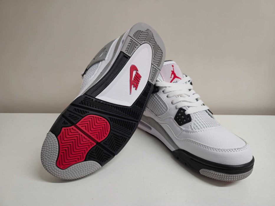 Jordan 4 White Cement Marimea 41 , 42 , 43