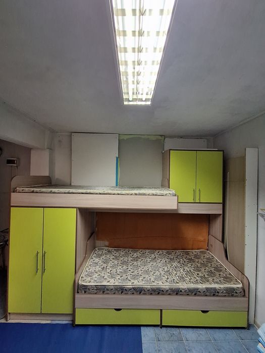 Продам 2х ярусную, детскую кровать