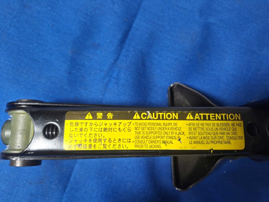 CRIC AUTO Oem TOYOTA Auris Corolla Prius - CA NOU