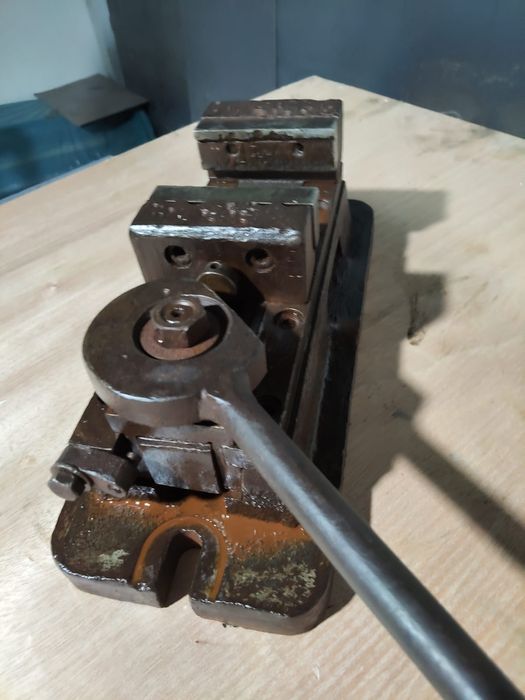 Menghina cu excentric/prindere rapida