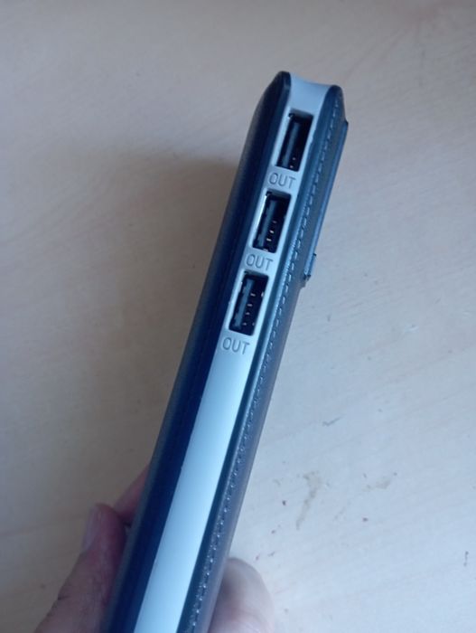 Продам зарядка 7000тг