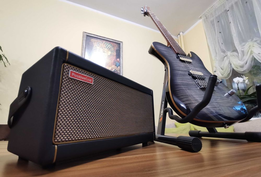 Умен китарен усилвател Positive Grid Spark 40 BK + Traveler Gig Bag