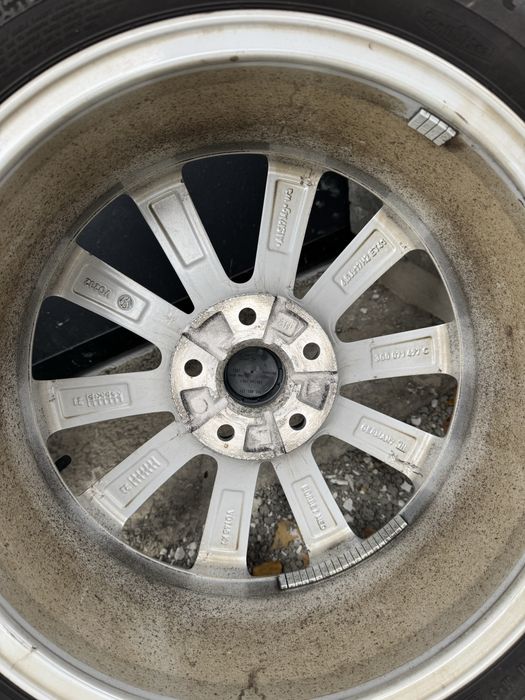 Anvelope iarna 215 55 17,jante aliaj originale VW