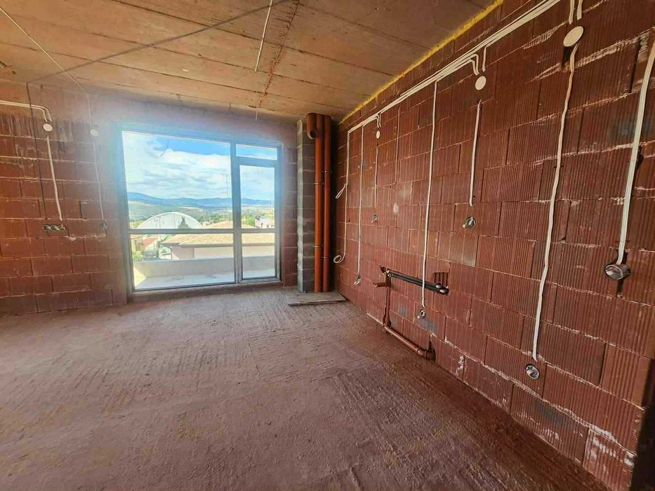 Тристаен апартамент в кв. Освобождение, гр. Благоевград