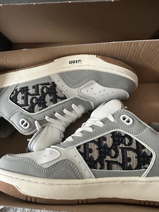 Кроссовка Dior сатылады