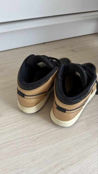 Air Jordan 1 Mid SE Metallic Gold Black 38,5EU