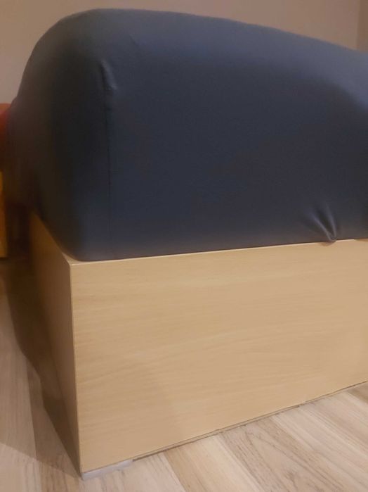 Легло с еднолицев матрак и скрин