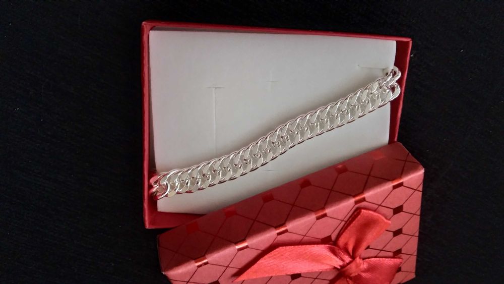 Мъжки, сребърен ланец / гривна/ комплект.  В кутия за подарък.
