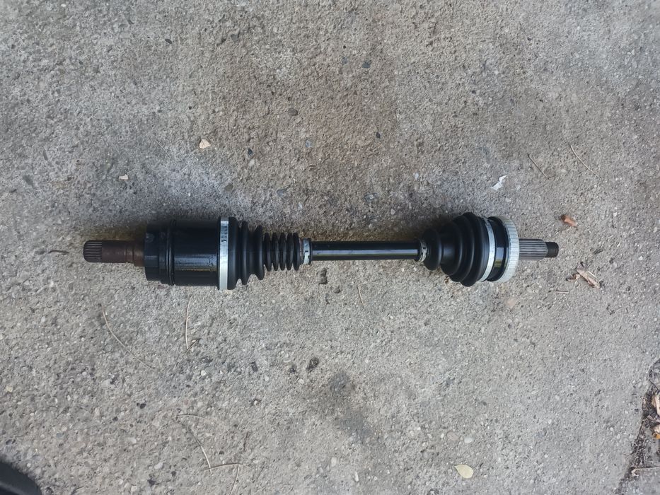 Planetara fata bmw e30 325 ix ursulet