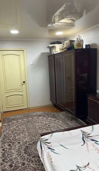 Срочно  Продаётся Космонавте 2/3/4 с мебелью ремонт средний !