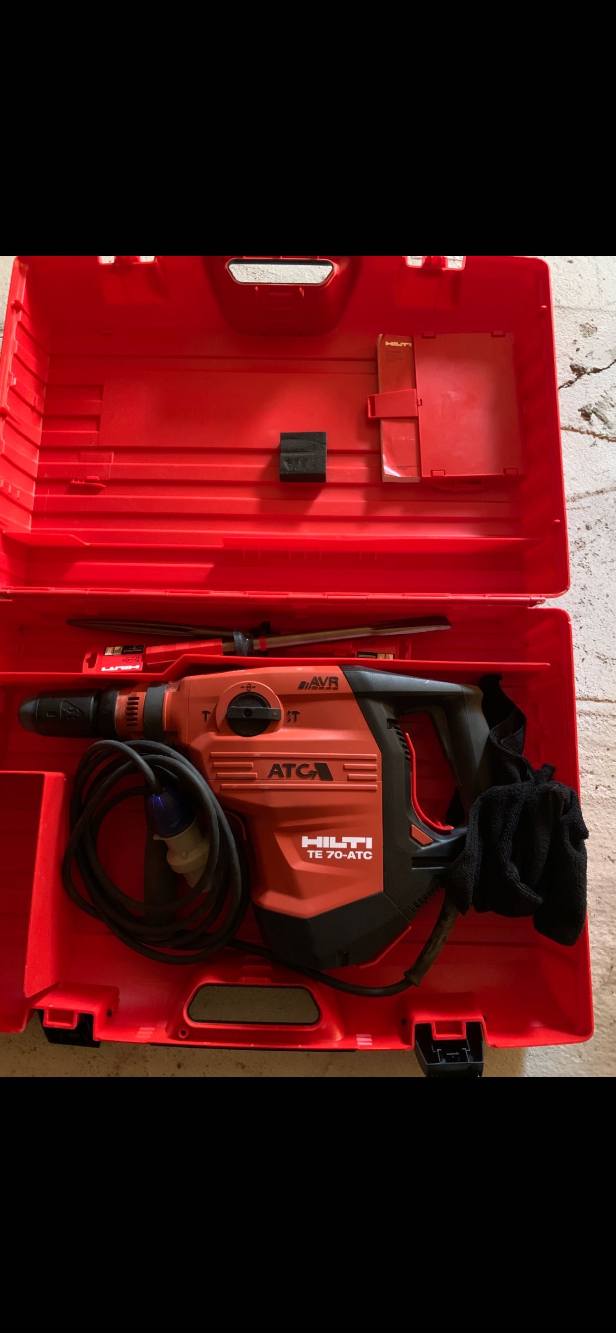 Hilti Rotopercutor TE 70-ATC/AVR 4000 RON produsul este nou