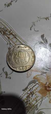 Vand moneda 200 lire