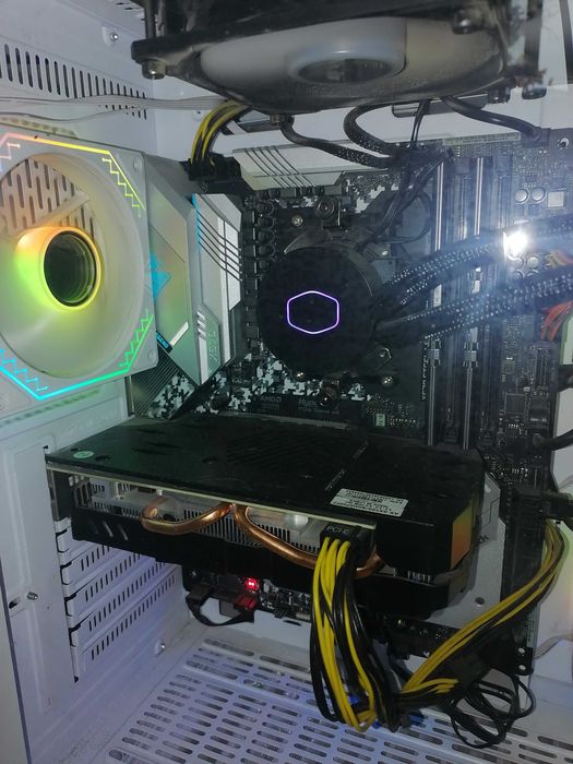 Компьютер мошный. Модный. Любой иш учун