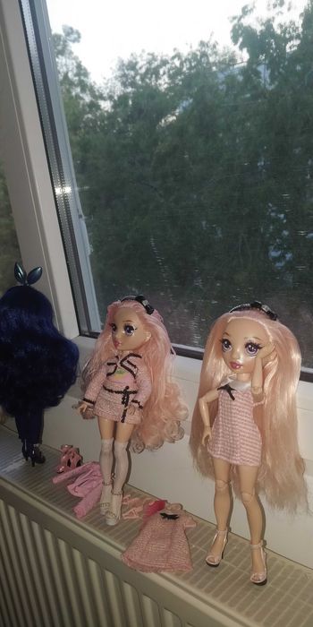 Monster high superbe prețuri diferite- descriere și Rainbow high cutie