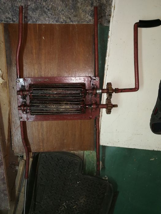 Zdrobitor struguri, uși soba