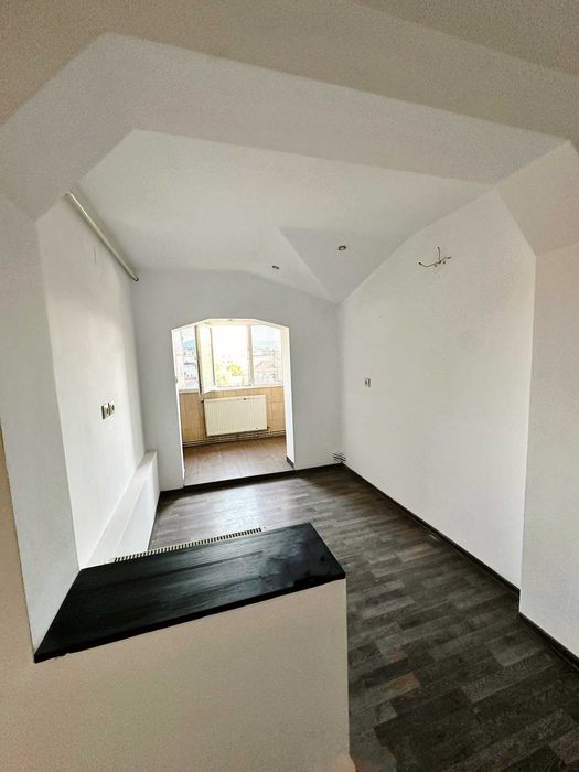 De vanzare apartament 2 camere,  decomandat, zona 8 Mai, Tg-Jiu