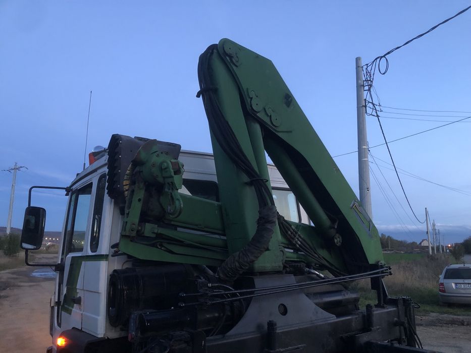 Camion basculabil cu macara( nisip, pietris,sort, moloz, pamant,balast