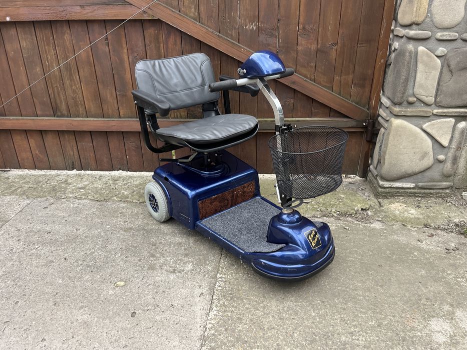 Scuter carut electric pentru persoane handicap batrani BATERII NOI