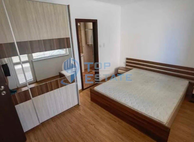Продава се Тристаен апартамент в Велико Търново, Център - 94 кв.м за 1639 €/кв.м - Снимка #2