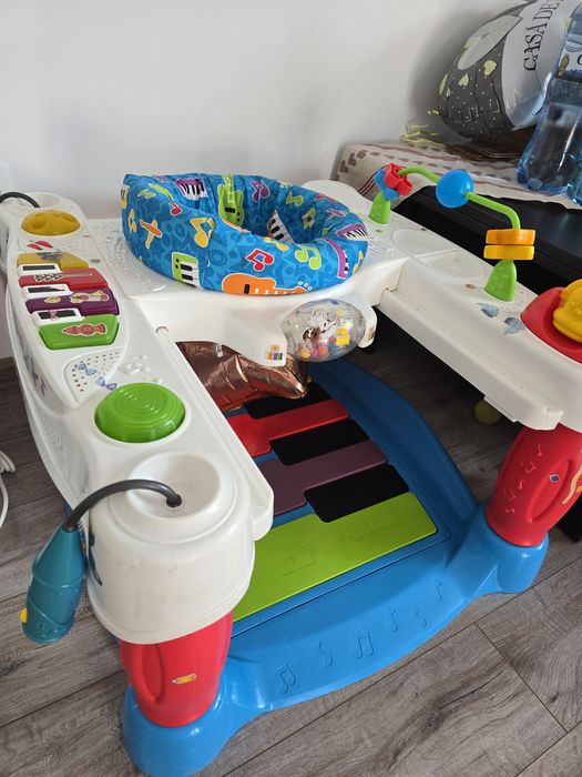 Premergător pe șină Fisher Price
