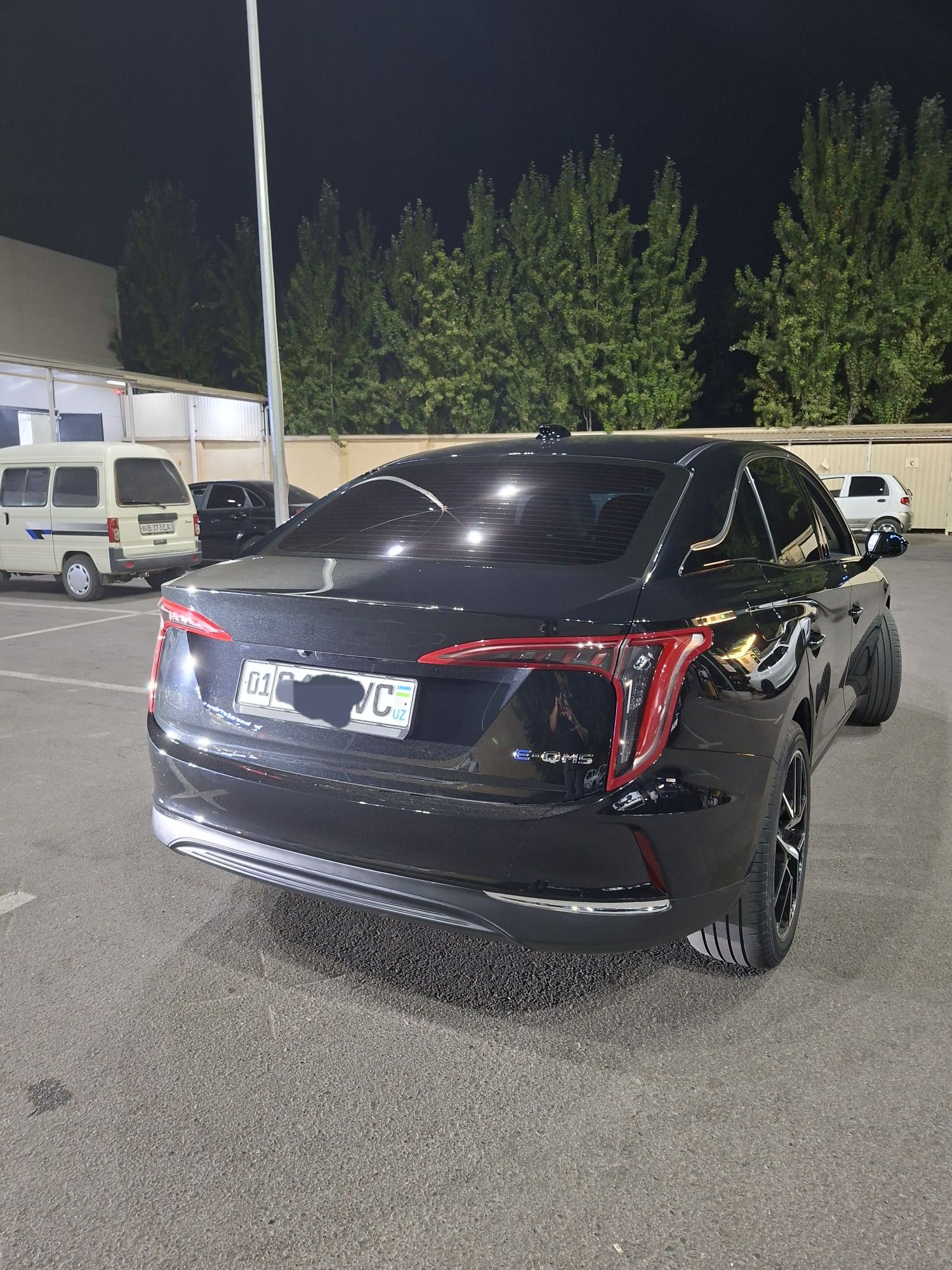 Hongqi EQM5 Sotiladi