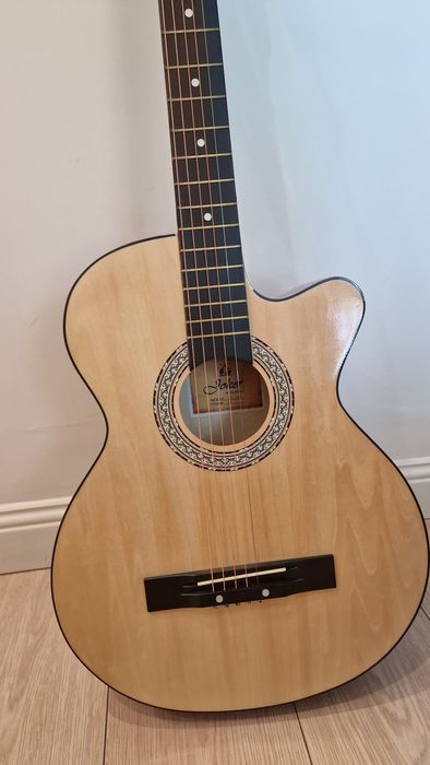 Гитара классическая.