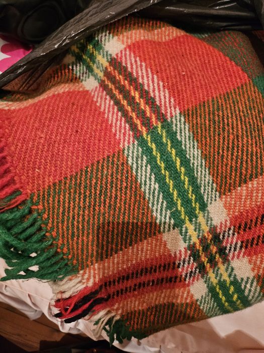 Продавам 4бр. родопски одеала