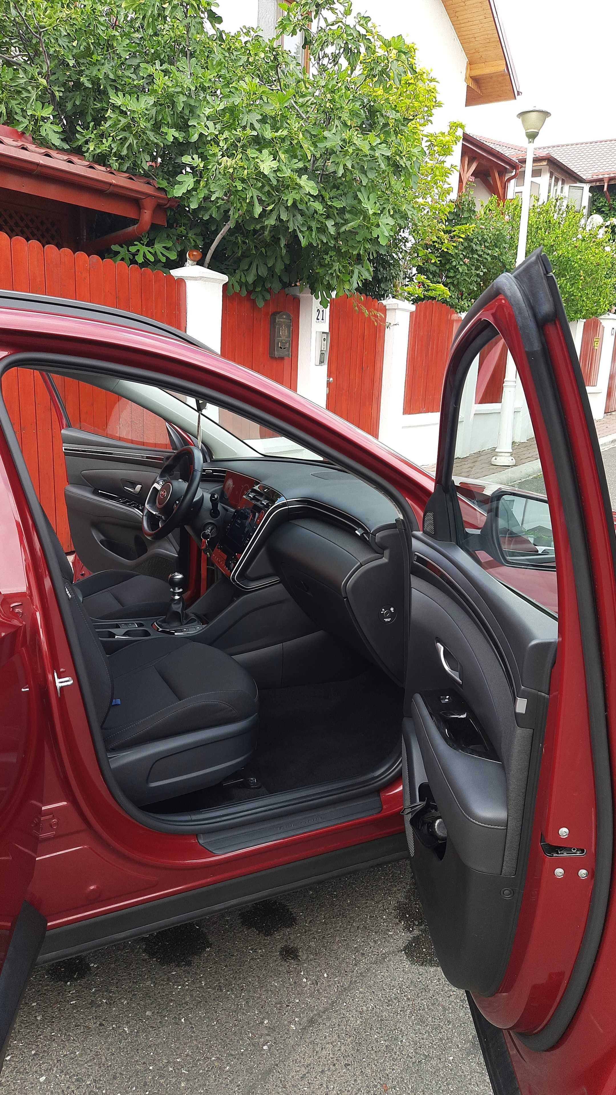 Hyundai Tucson 1.6 l 150 CP 2WD 6MT Style+, 22mii km, ca noua