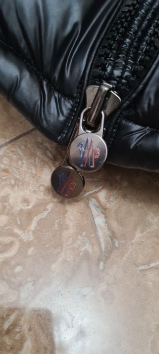 Geaca moncler maya neagra lucioasa originala