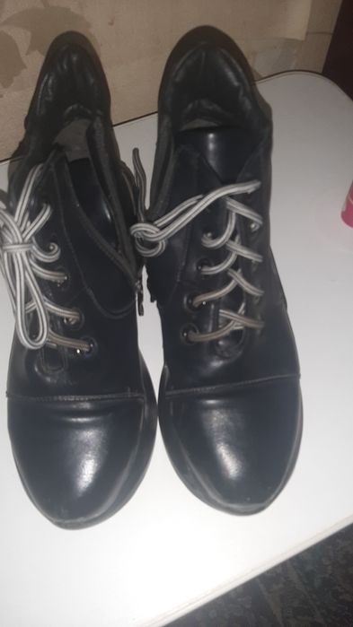 Продам обувь полуботинки