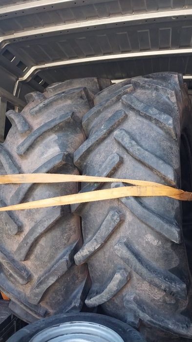 Vând cauciucuri  de tractor în stare bună