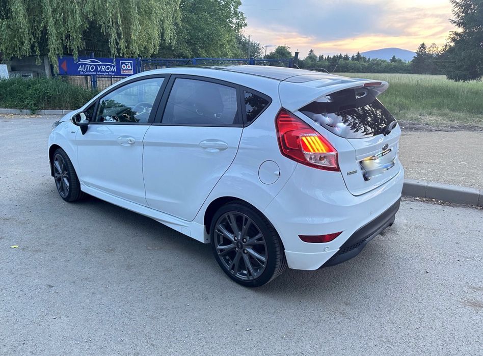 Ford Fiesta ST-line alb 140cp
