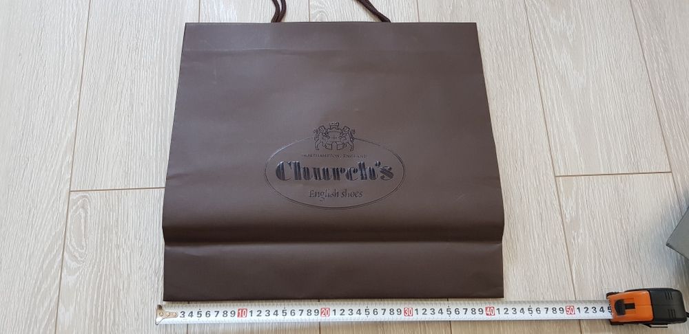 Харт. чанти на Louis Vuitton, Apple, Church's,  Gieves&Hawkes