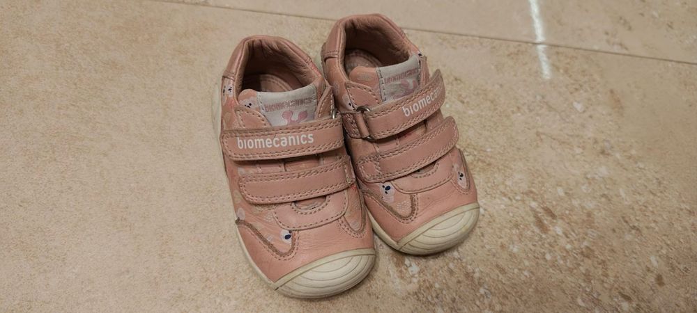 Обувки biomechanics за момименце 20ти номер