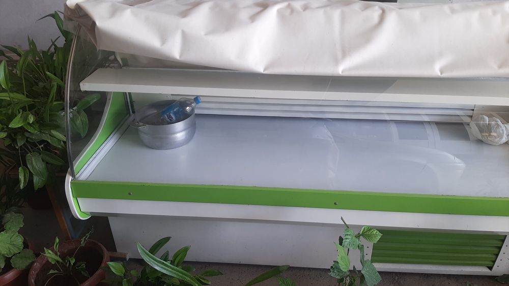 Ветрина холодильник