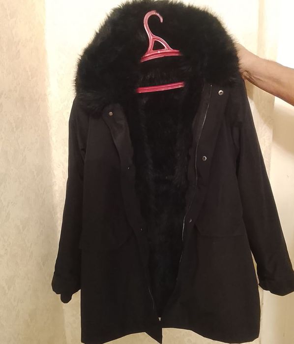 Продам женскую  парку в идеальном состоянии.