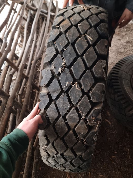 Cauciucuri 1000 r 20