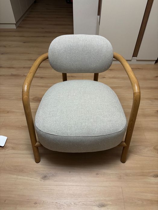 Melqui Бежов фотьойл от масивно дъбово дърво KaveHome