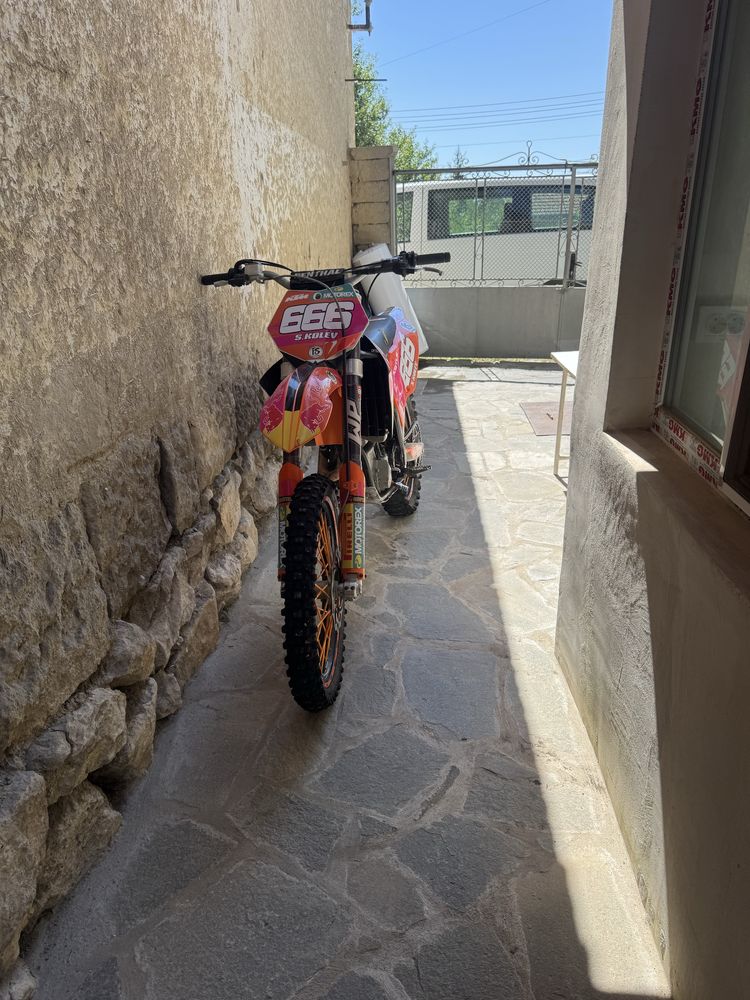 Продавам КТМ 250 sx-f 2010г  СПЕШНО !!!
