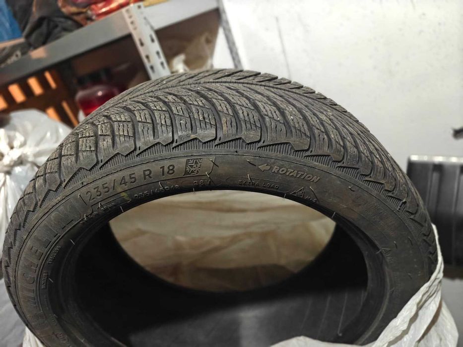 Vând Set 4 anvelope Michelin Pilot Alpin 5 , 235/45/R18 98V XL