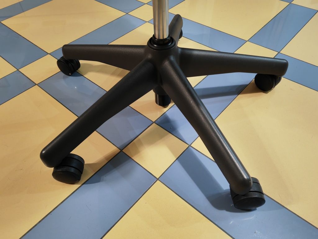 Herman Miller (Aeron)-ергономичен офис стол,Размер-B Произведен 2015 г