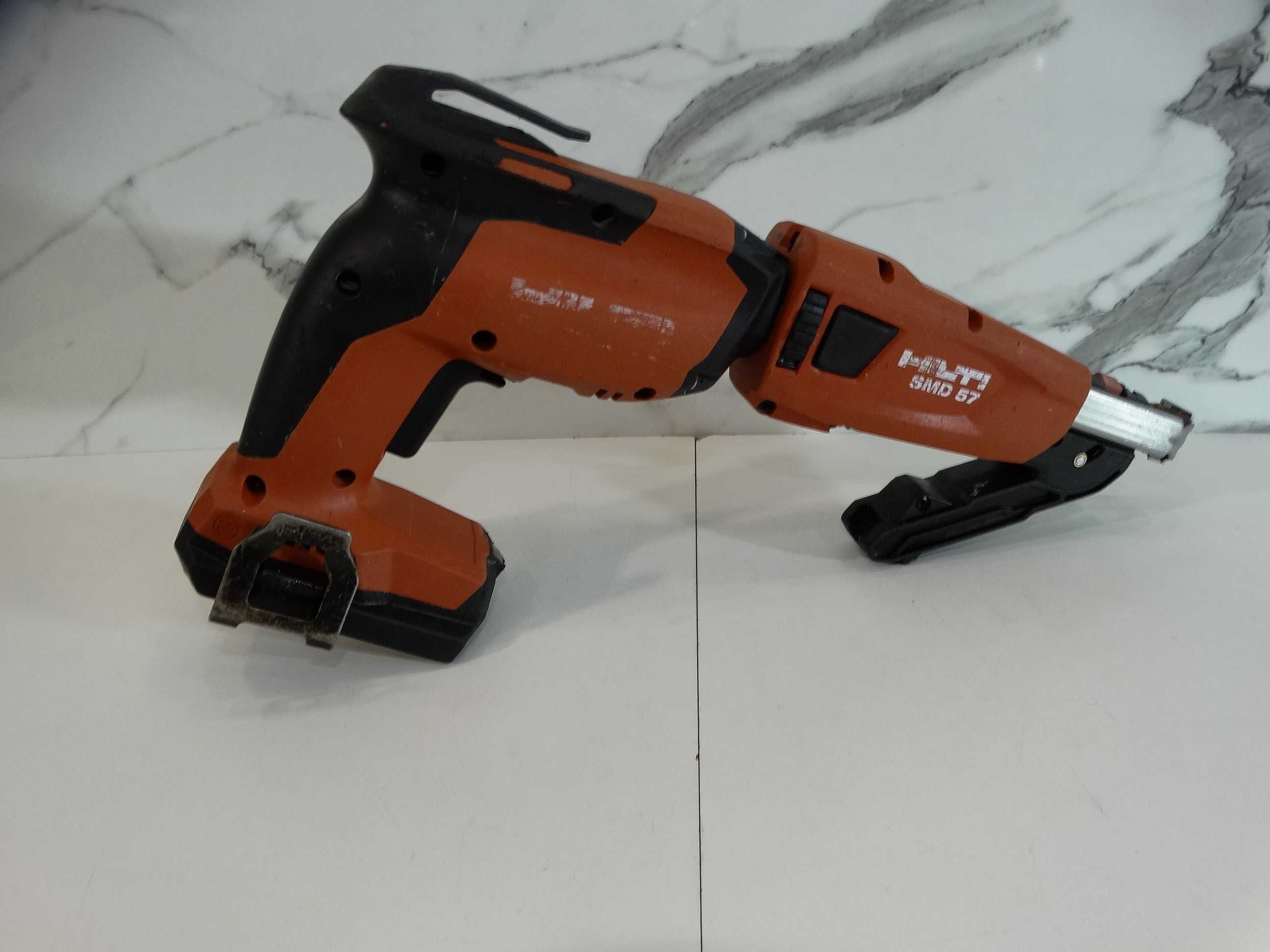 Hilti SD 5000 - 22 + SMD 57 / NURON - Винтоверт за гипскартон