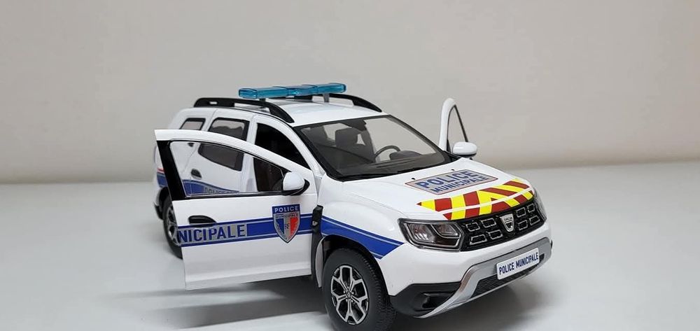 Machetă Dacia Duster 1/18 Solido
