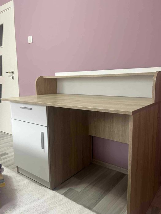 Ученическо бюро  перфектно състояние