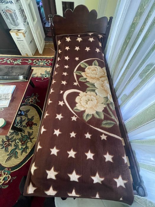 Arzon kravat sotiladi srochna