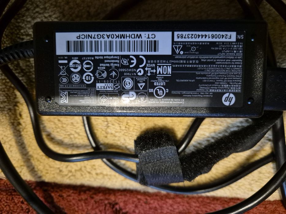 Преносими компютъри Dell Vostro 1015 и HP 250 G3 на части