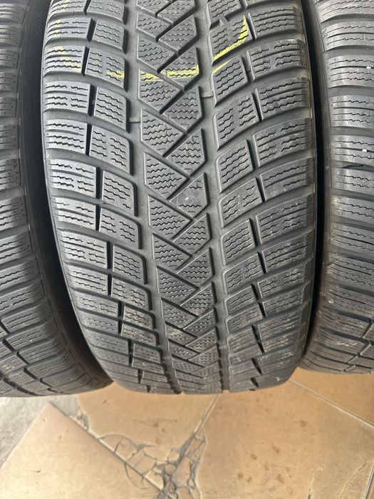 245/40/20-Vredestein