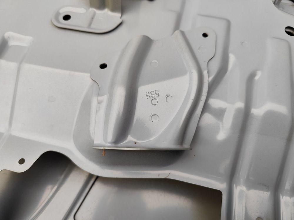 Преден капак Nissan leaf